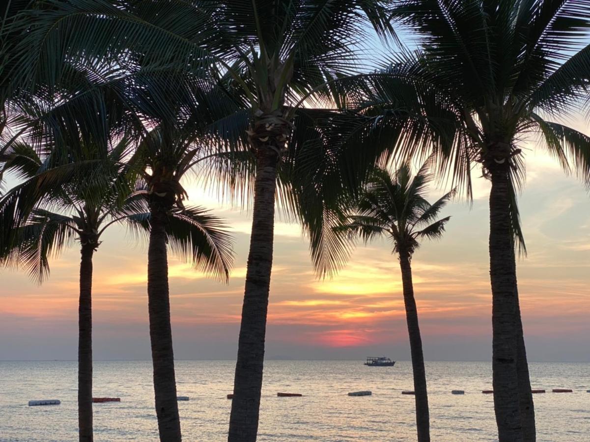 Luxurious Apartment On Jomtien Beach Road Luaran gambar